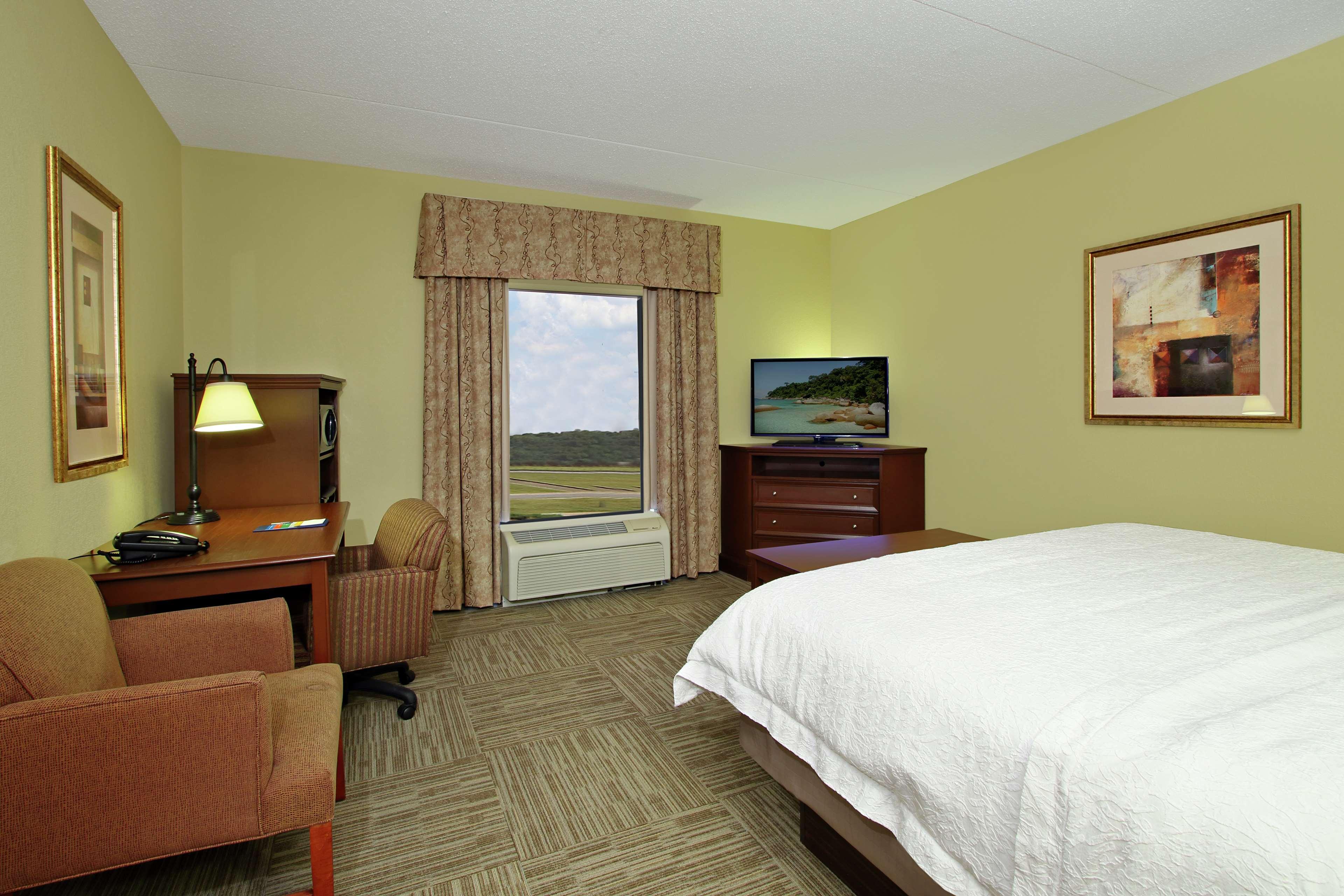 Hampton Inn & Suites Murray Exterior photo
