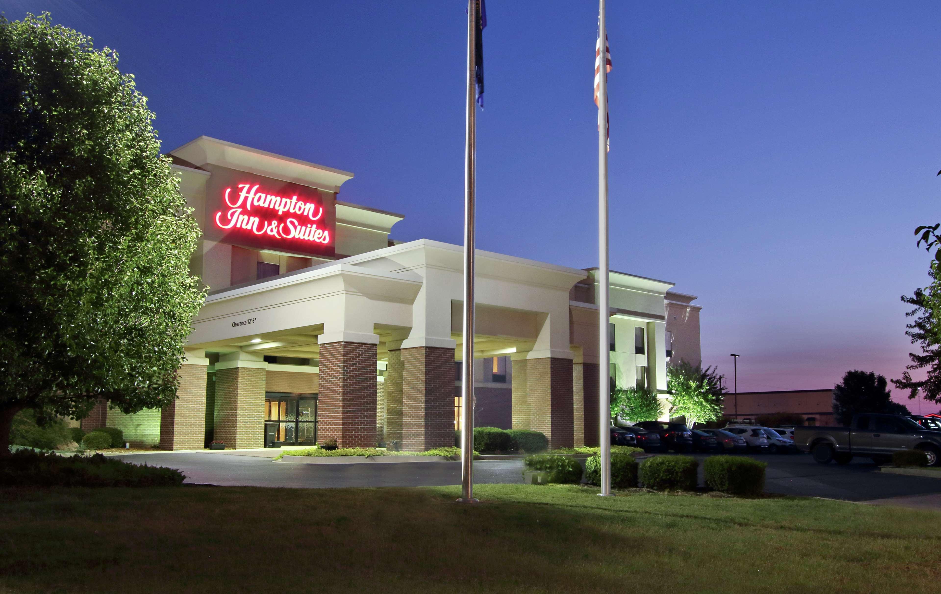 Hampton Inn & Suites Murray Exterior photo