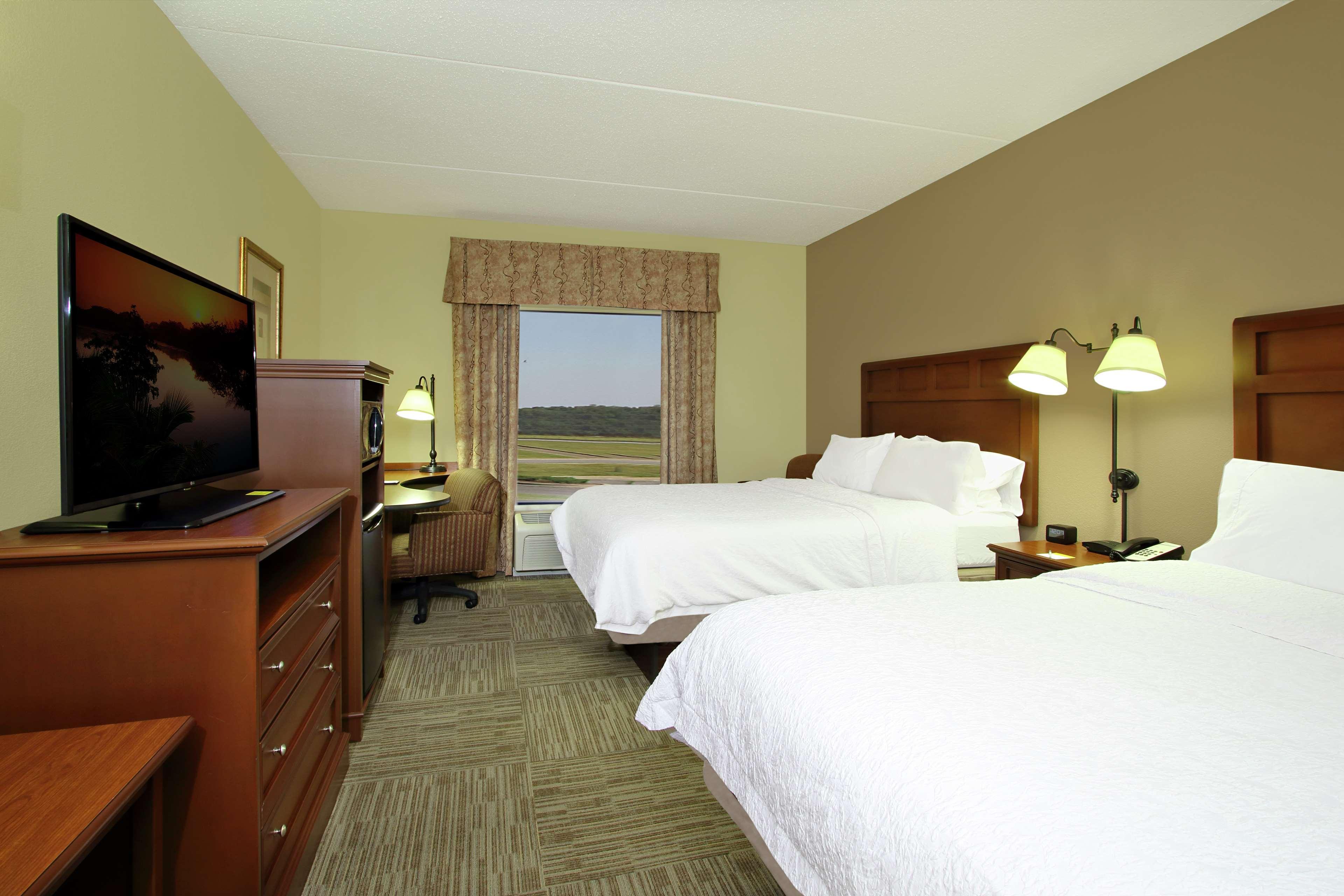Hampton Inn & Suites Murray Exterior photo