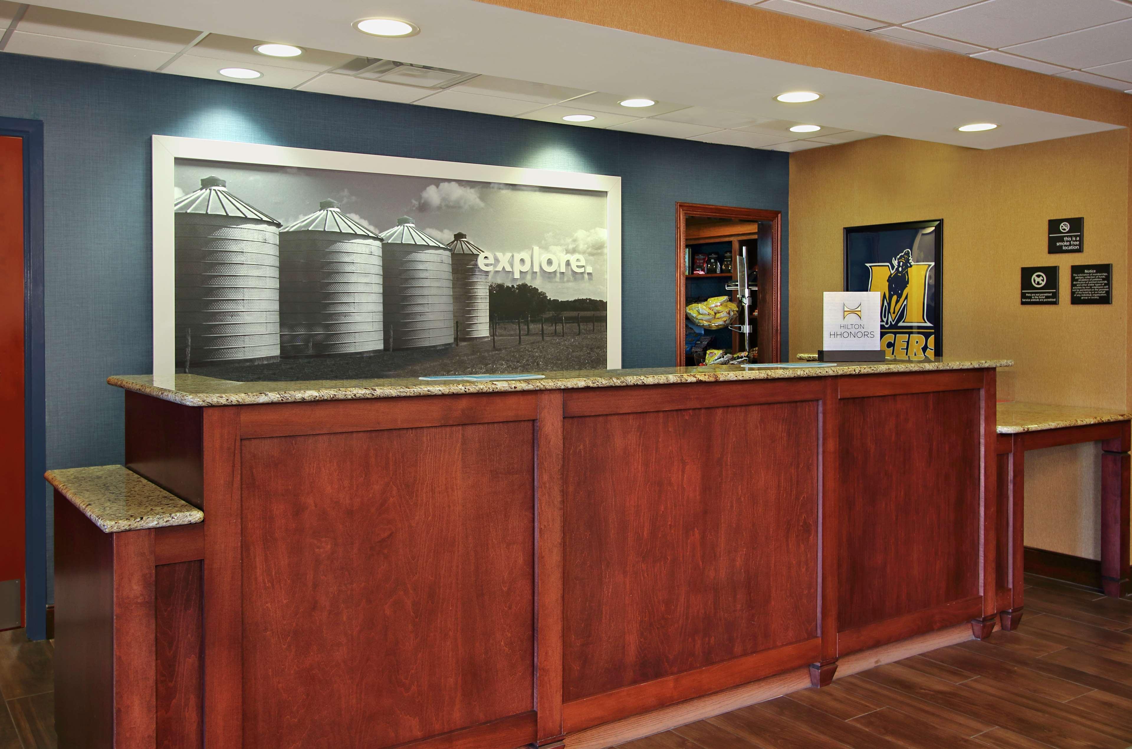 Hampton Inn & Suites Murray Exterior photo